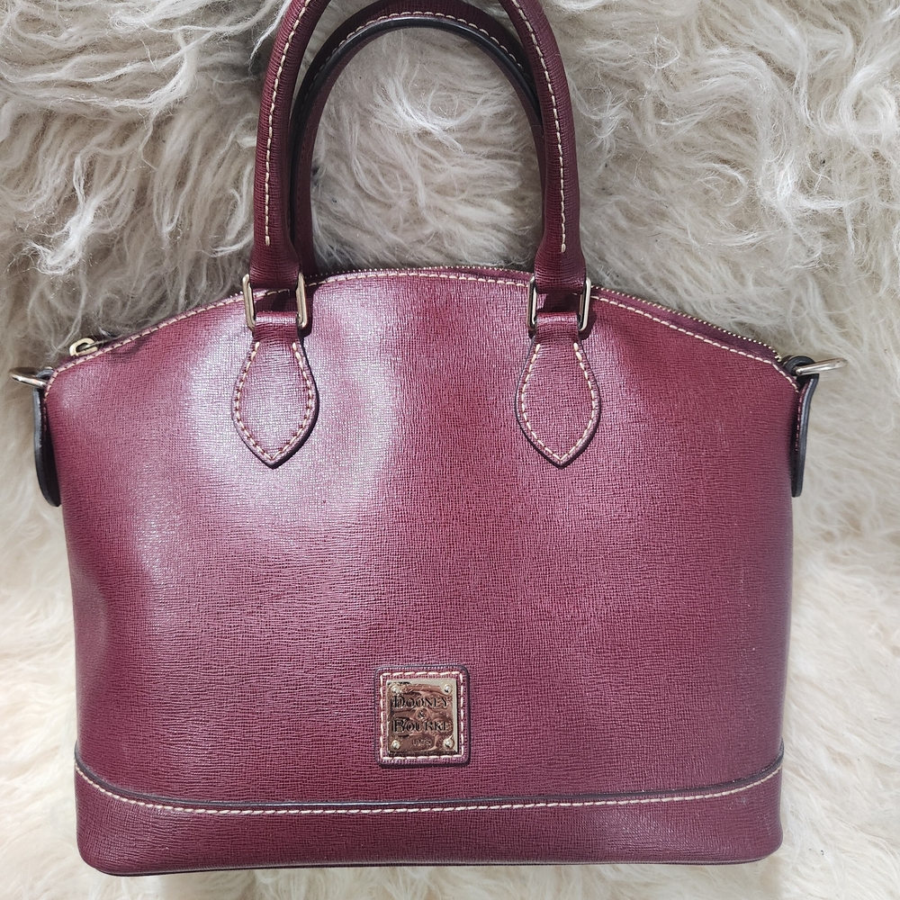 Dooney And Bourk Elegant Burgundy Handbag